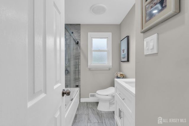43 Mimi Road, Old Bridge, NJ 08857