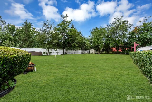 43 Mimi Road, Old Bridge, NJ 08857