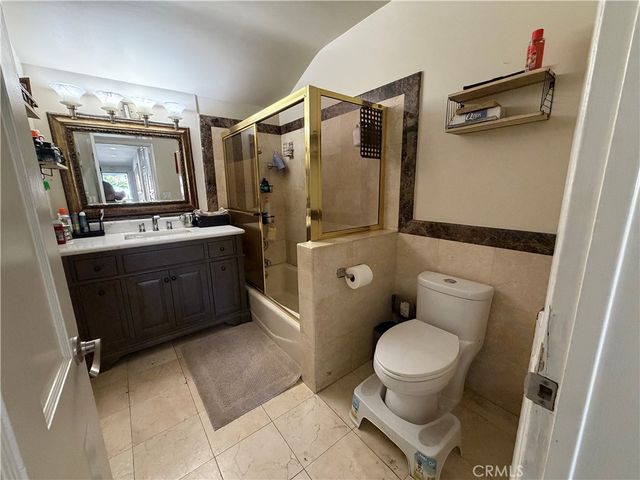 5300 Calhoun, Sherman Oaks, CA 91401