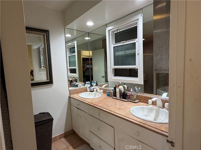 5300 Calhoun, Sherman Oaks, CA 91401