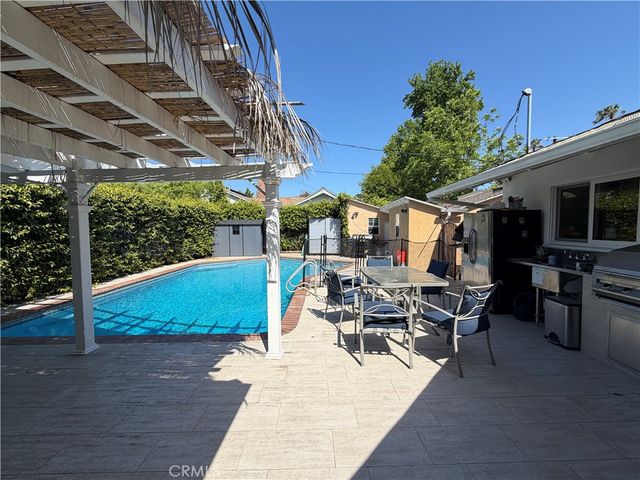 5300 Calhoun, Sherman Oaks, CA 91401