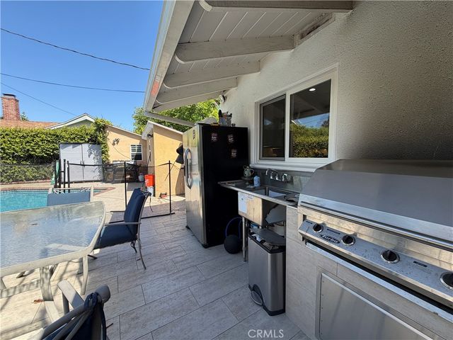 5300 Calhoun, Sherman Oaks, CA 91401