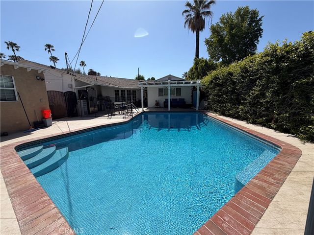 5300 Calhoun, Sherman Oaks, CA 91401