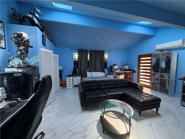 5300 Calhoun, Sherman Oaks, CA 91401