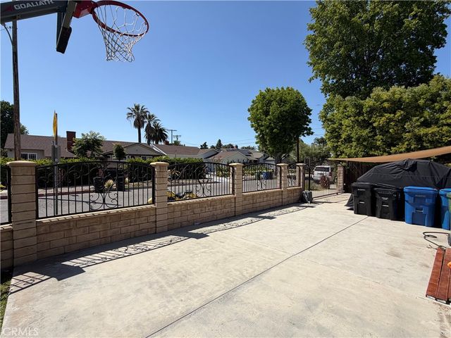 5300 Calhoun, Sherman Oaks, CA 91401
