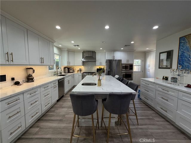5300 Calhoun, Sherman Oaks, CA 91401
