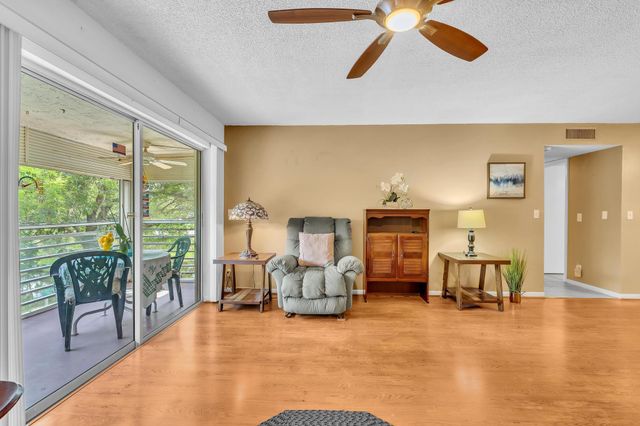 405 N Laurel Drive 206, Margate, FL 33063