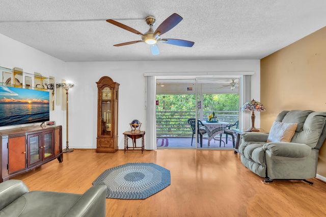 405 N Laurel Drive 206, Margate, FL 33063