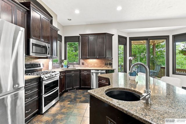 17318 Redman Circle, Omaha, NE 68116