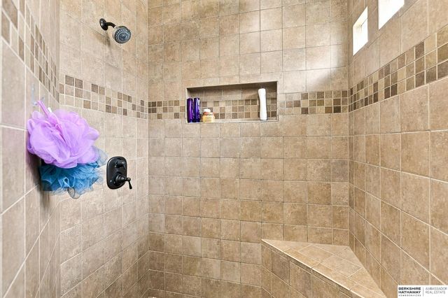 17318 Redman Circle, Omaha, NE 68116