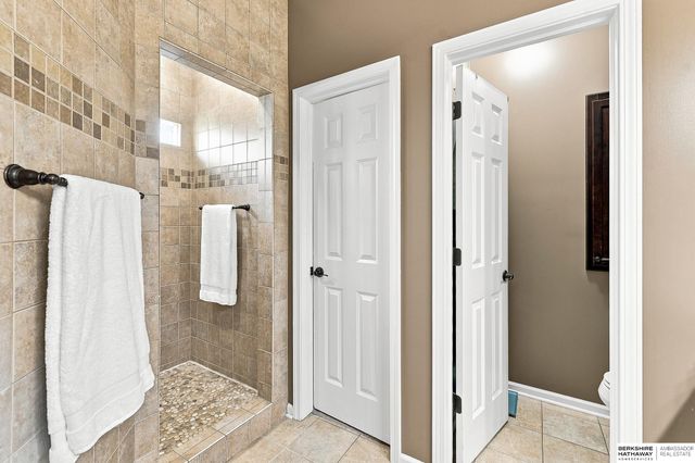 17318 Redman Circle, Omaha, NE 68116