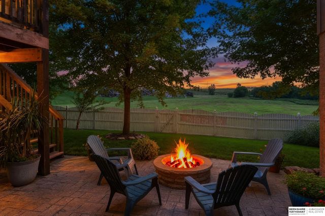 17318 Redman Circle, Omaha, NE 68116