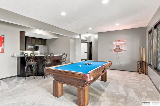 17318 Redman Circle, Omaha, NE 68116
