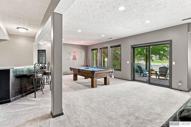 17318 Redman Circle, Omaha, NE 68116