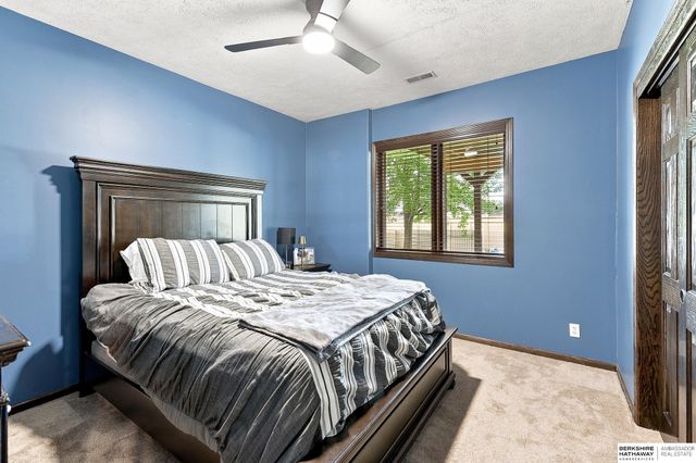 17318 Redman Circle, Omaha, NE 68116