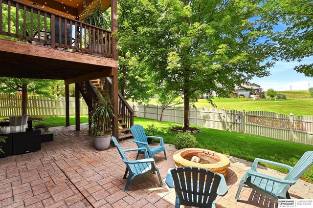17318 Redman Circle, Omaha, NE 68116