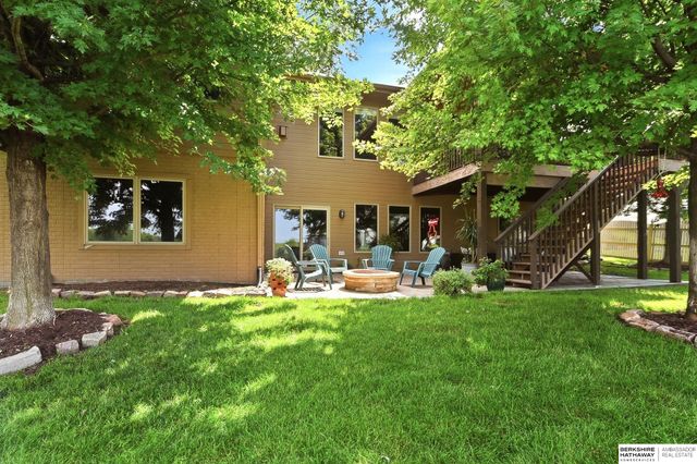 17318 Redman Circle, Omaha, NE 68116
