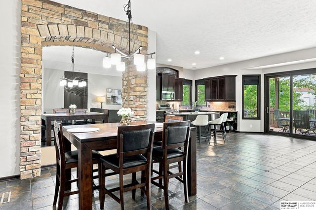 17318 Redman Circle, Omaha, NE 68116