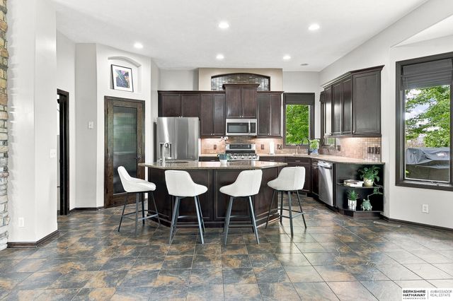 17318 Redman Circle, Omaha, NE 68116