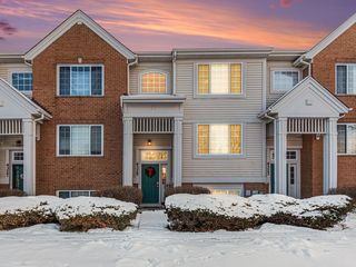 4325 Savoy Lane, Mchenry, IL 60050