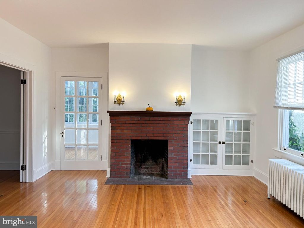 Image 13 of property listing at 1400 VALLEY AVE, Winchester, VA 22601