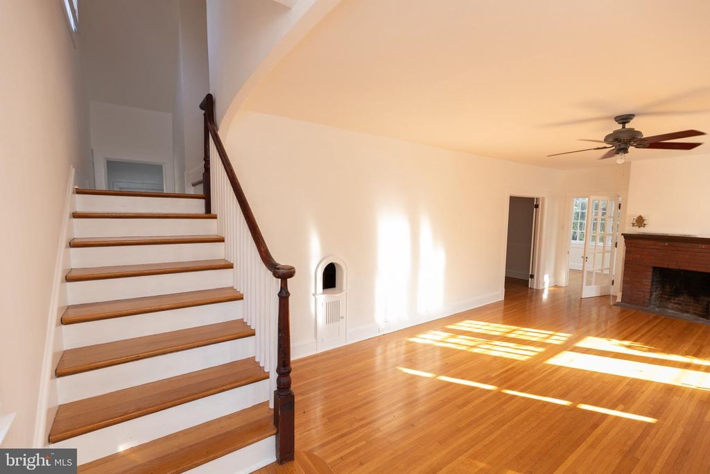 Image 16 of property listing at 1400 VALLEY AVE, Winchester, VA 22601