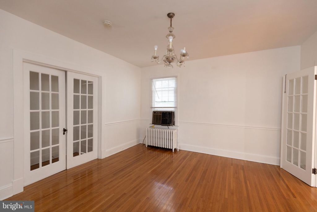 Image 22 of property listing at 1400 VALLEY AVE, Winchester, VA 22601