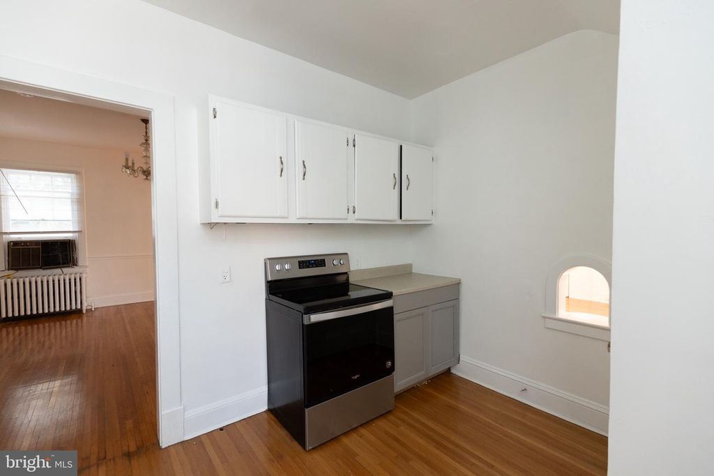 Image 29 of property listing at 1400 VALLEY AVE, Winchester, VA 22601