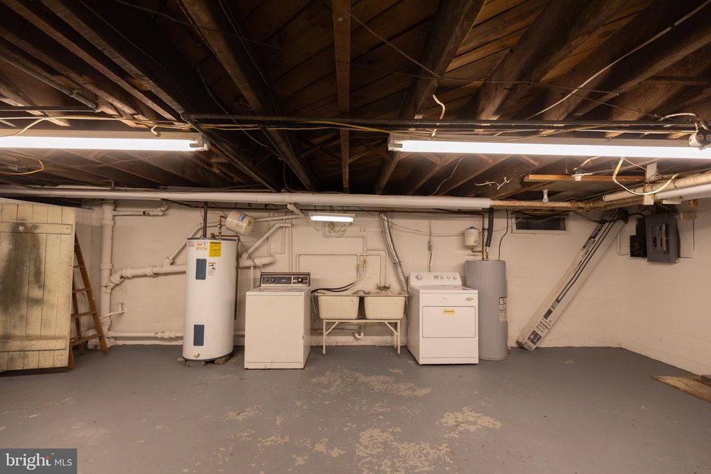 Image 34 of property listing at 1400 VALLEY AVE, Winchester, VA 22601