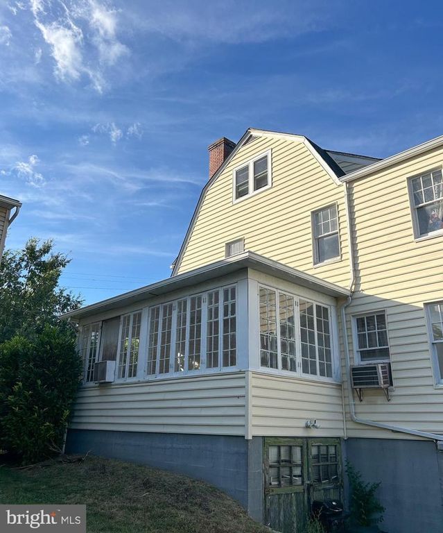 Image 6 of property listing at 1400 VALLEY AVE, Winchester, VA 22601
