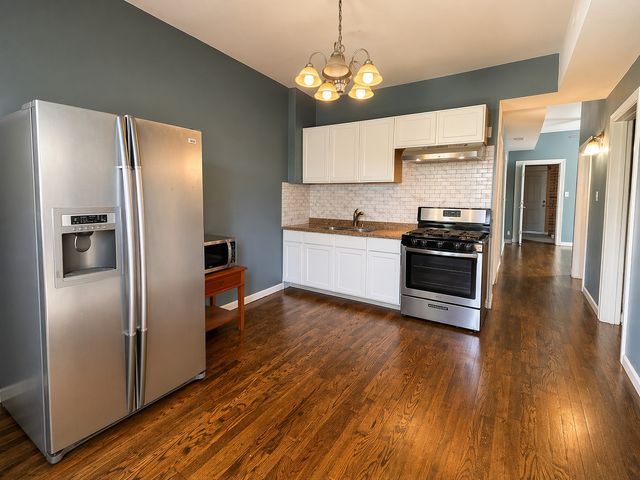 808 N Sacramento Boulevard 1R, Chicago, IL 60622