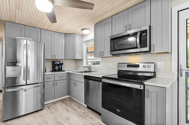3954 Dewberry LN, St. James City, FL 33956