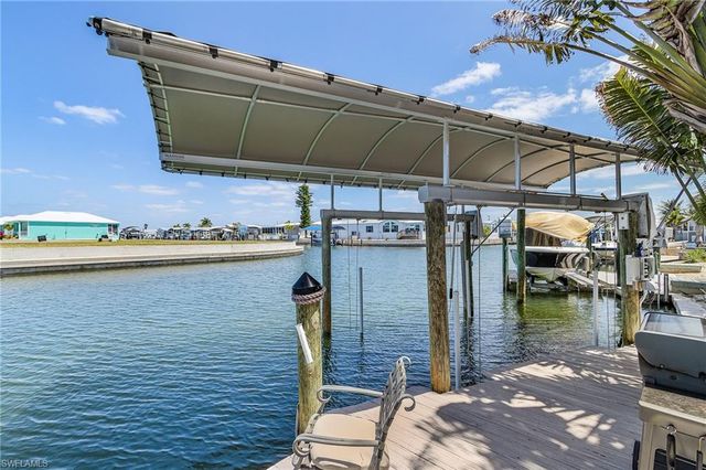 3954 Dewberry LN, St. James City, FL 33956