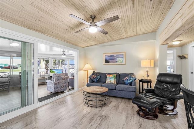 3954 Dewberry LN, St. James City, FL 33956