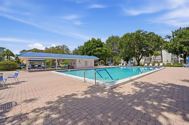3005 Portofino Isle M2, Coconut Creek, FL 33066