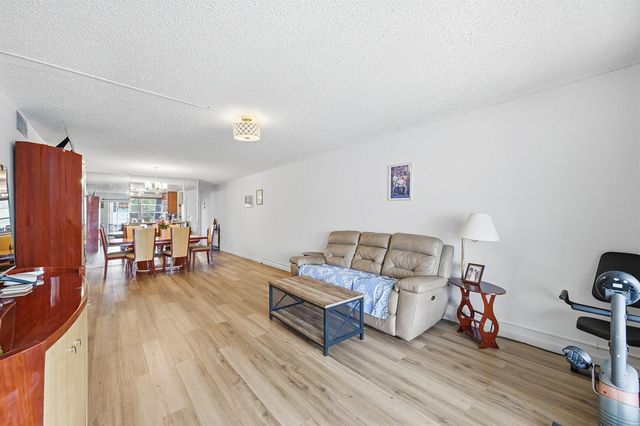 3005 Portofino Isle M2, Coconut Creek, FL 33066