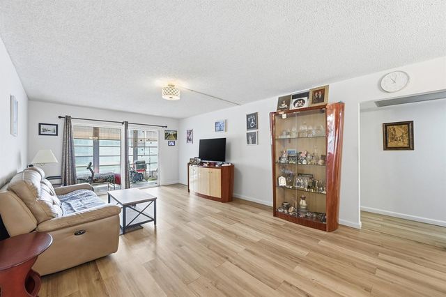 3005 Portofino Isle M2, Coconut Creek, FL 33066