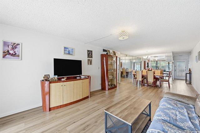 3005 Portofino Isle M2, Coconut Creek, FL 33066
