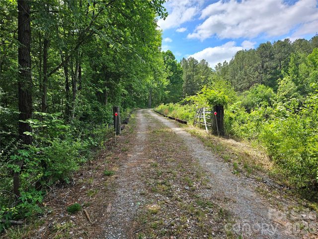 5692 Brooklyn Road, Great Falls, SC 29055