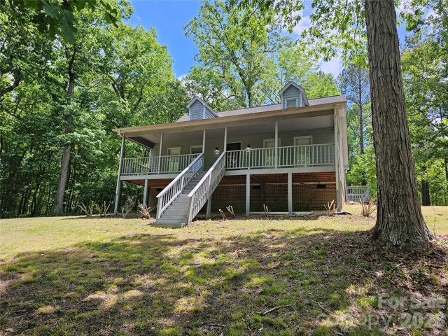 5692 Brooklyn Road, Great Falls, SC 29055