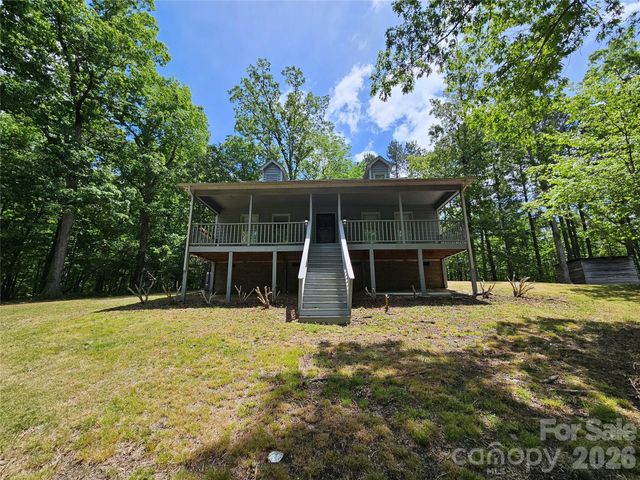 5692 Brooklyn Road, Great Falls, SC 29055