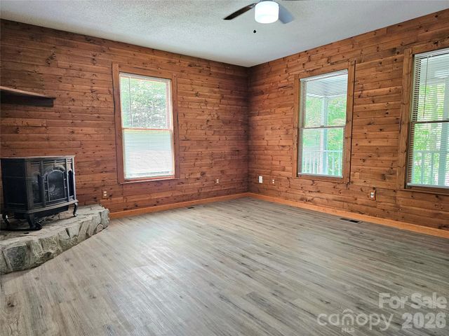 5692 Brooklyn Road, Great Falls, SC 29055