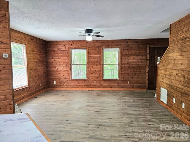 5692 Brooklyn Road, Great Falls, SC 29055