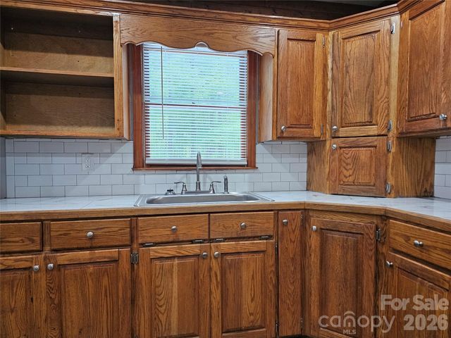 5692 Brooklyn Road, Great Falls, SC 29055