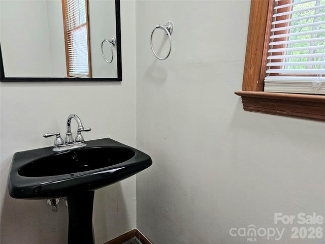 5692 Brooklyn Road, Great Falls, SC 29055