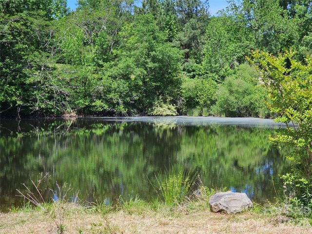 5692 Brooklyn Road, Great Falls, SC 29055