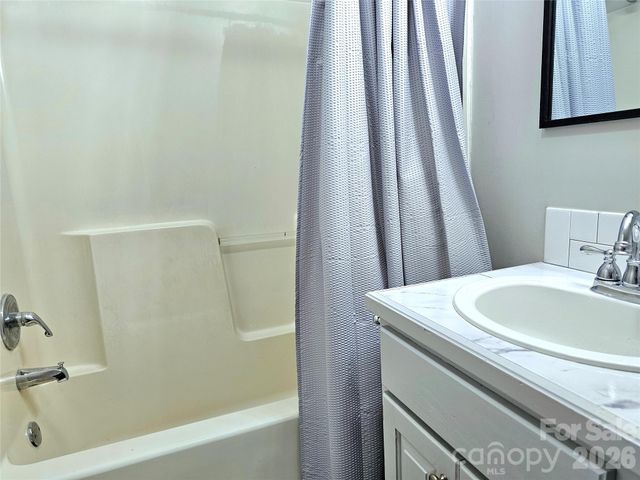 5692 Brooklyn Road, Great Falls, SC 29055