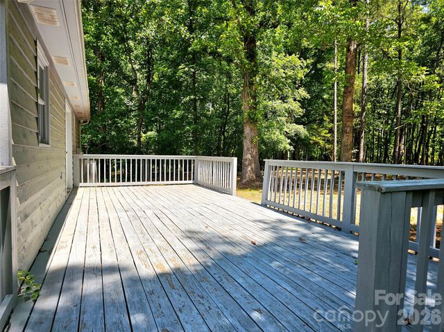 5692 Brooklyn Road, Great Falls, SC 29055