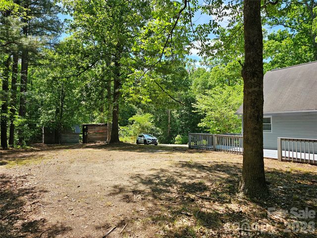 5692 Brooklyn Road, Great Falls, SC 29055