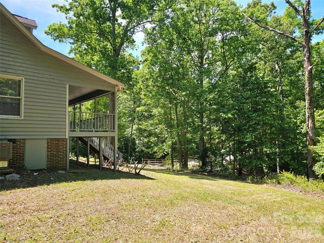 5692 Brooklyn Road, Great Falls, SC 29055